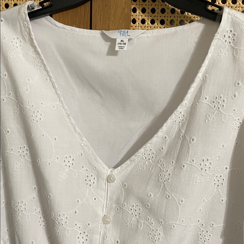 NWT Time & Tru White Eyelet Button-Front Peplum Top XL - Picture 8 of 13